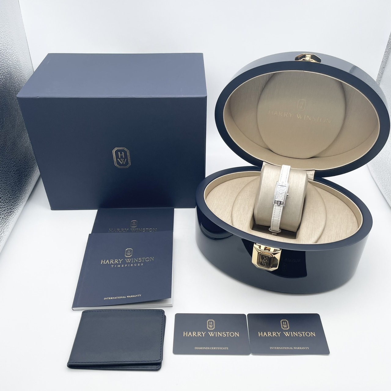 ハリーウィンストン アヴェニュー AVCQHM16WW052 ホワイト マザー・オブ・パール 15.6x32.3mm