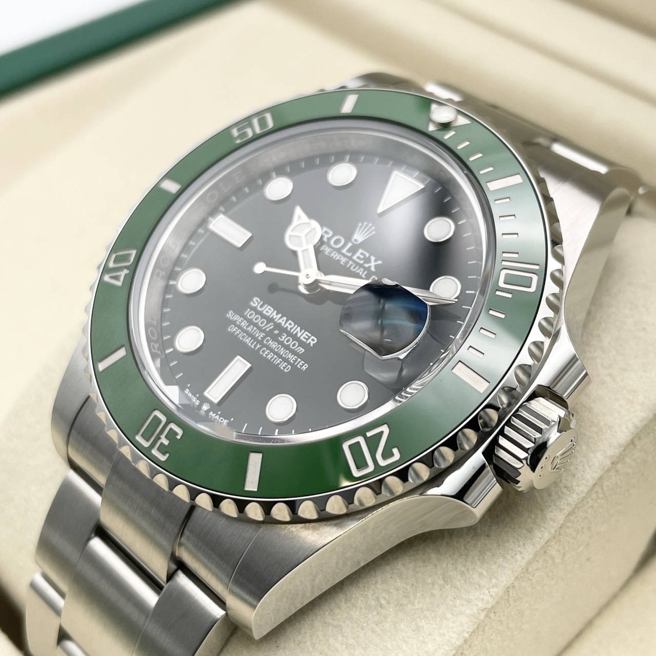 ロレックス サブマリーナ デイト 126610LV ブラック 41mm