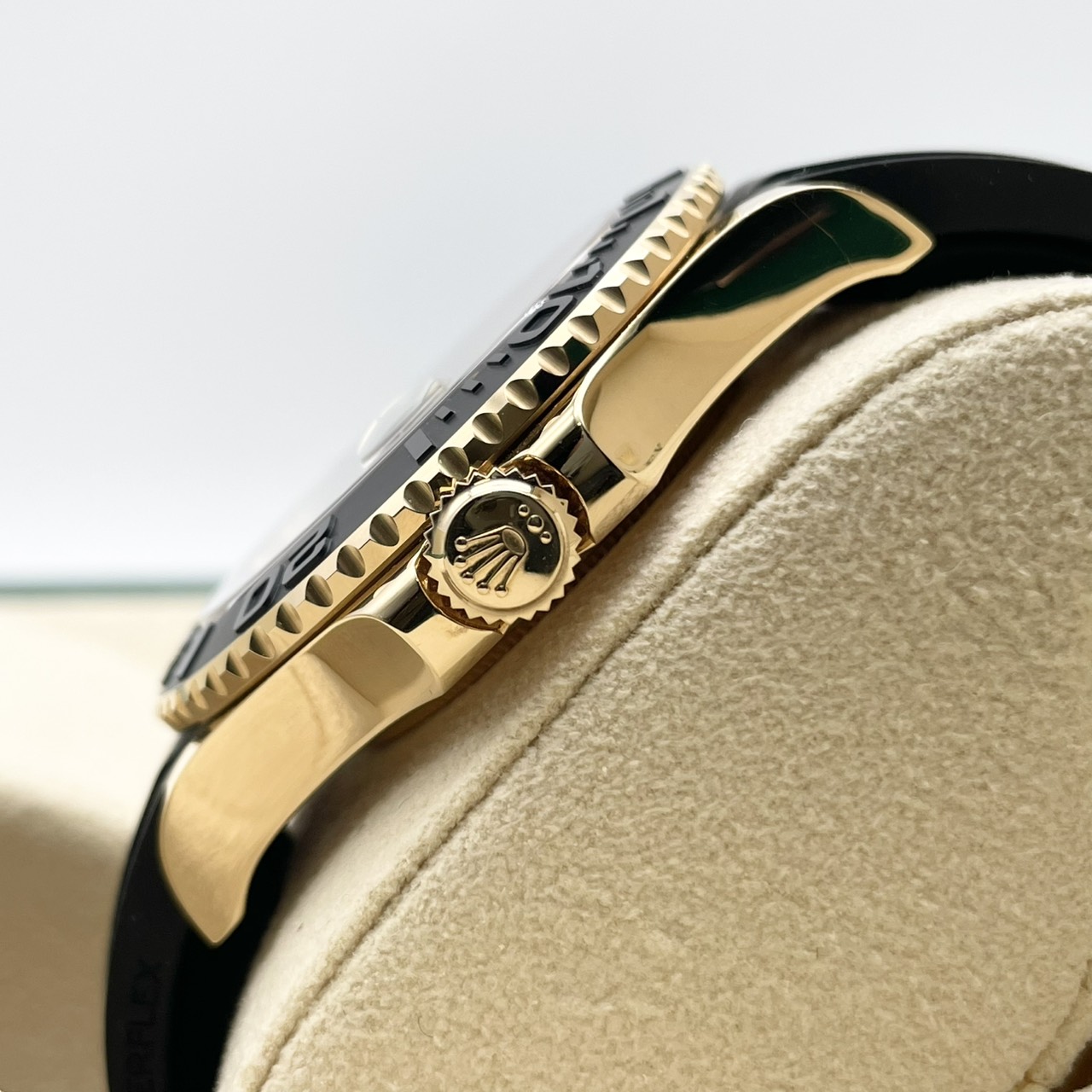 ロレックス ヨットマスター 226658 ブラック イエローゴールド 42mm