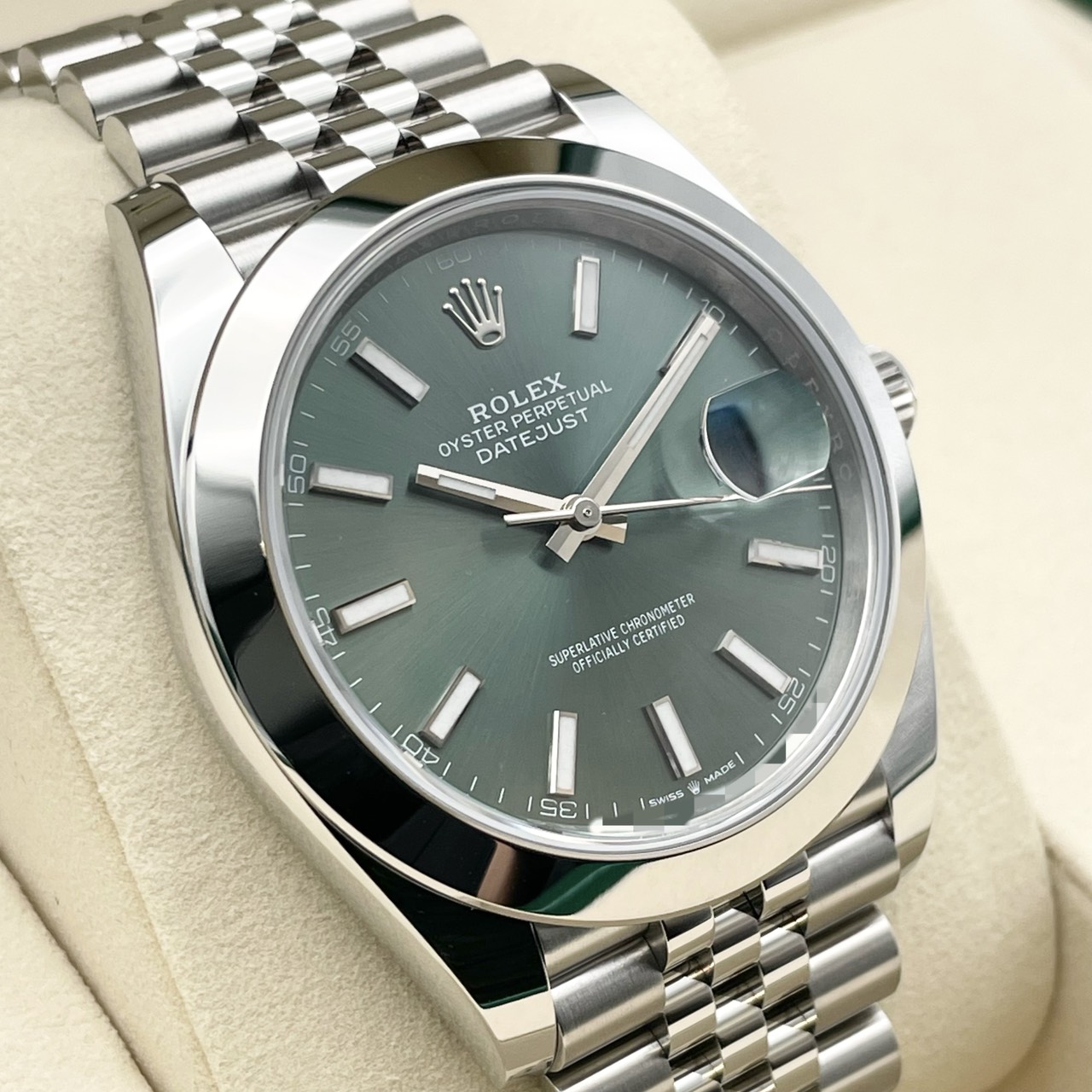 【25年10月ギャラ！】ロレックス デイトジャスト 126300 ミントグリーン ジュビリーブレスレット 41mm