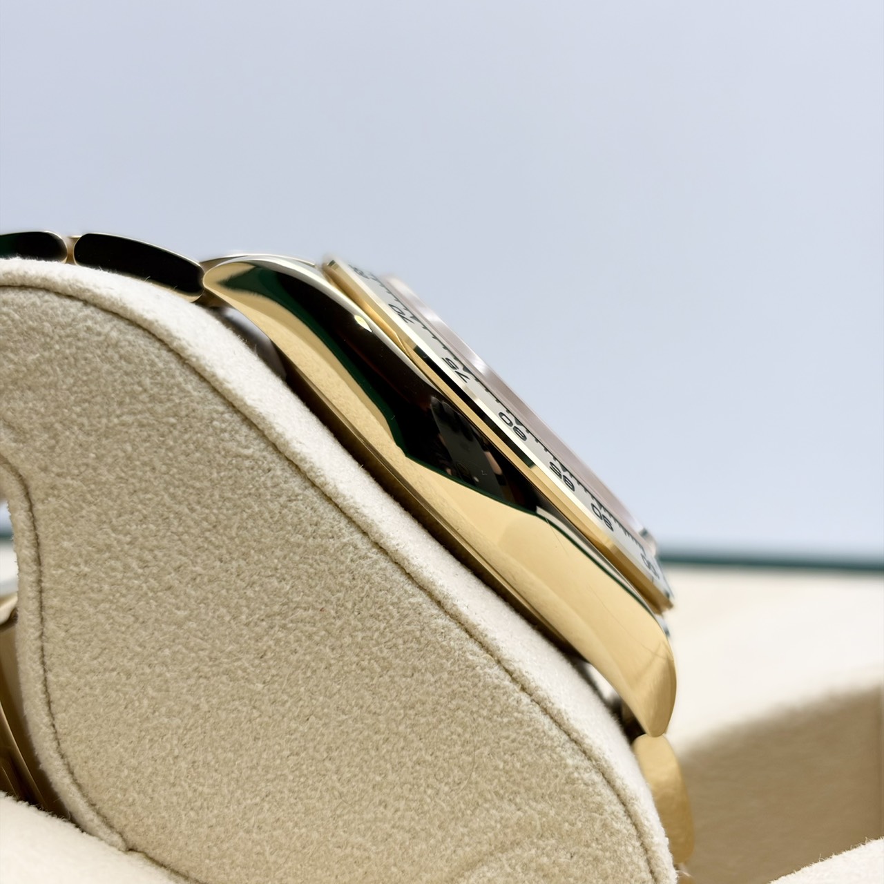 ロレックス デイトナ 116508 ゴールデンブラック 40mm
