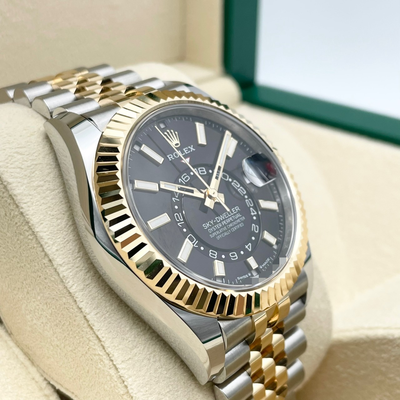 ロレックス スカイドゥエラー 336933 ブラック 42mm