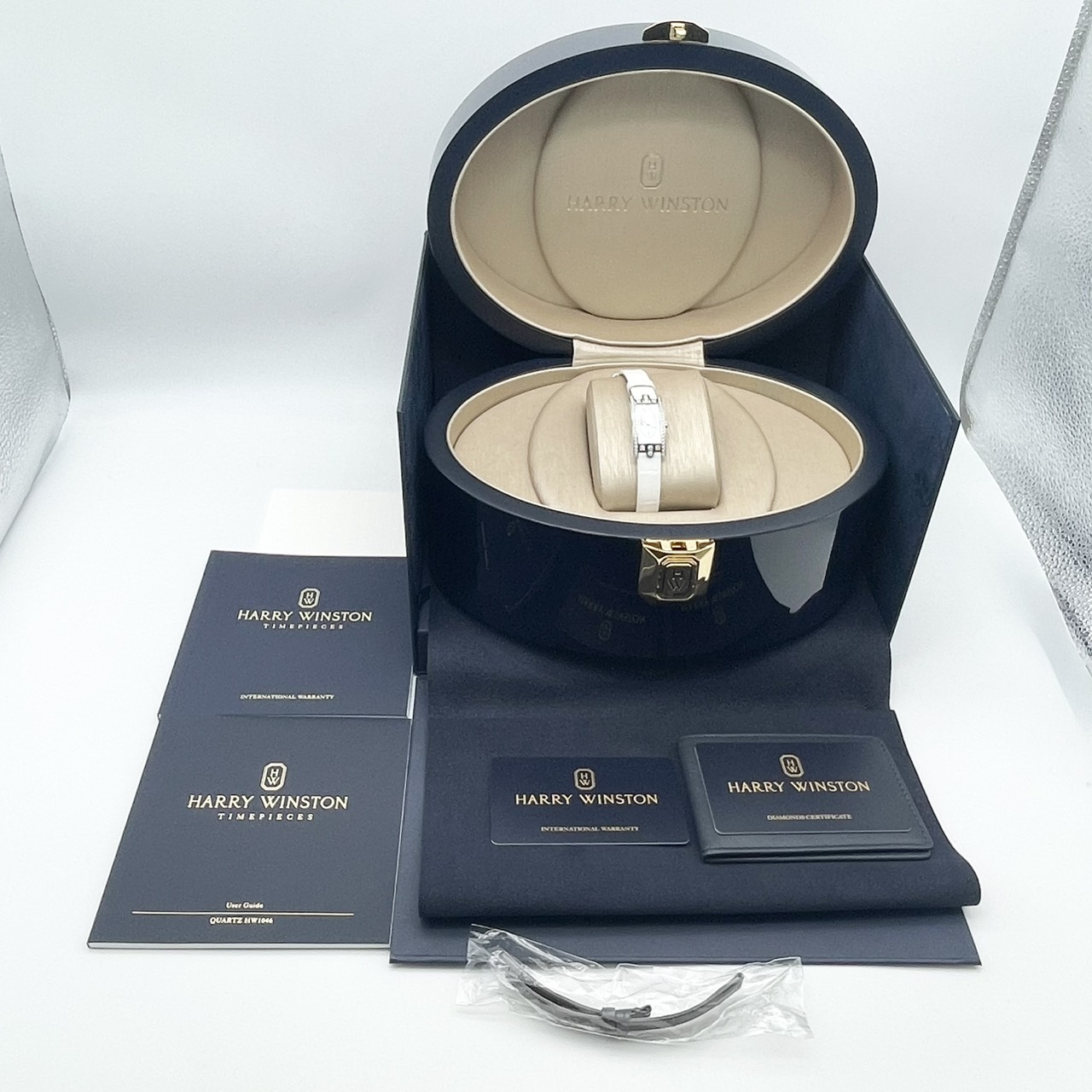 【定価4,037,000円！】 ハリーウィンストン アヴェニューC  ミニ・ スモールセコンド  ホワイト マザー・オブ・パール  AVCQSS16WW001