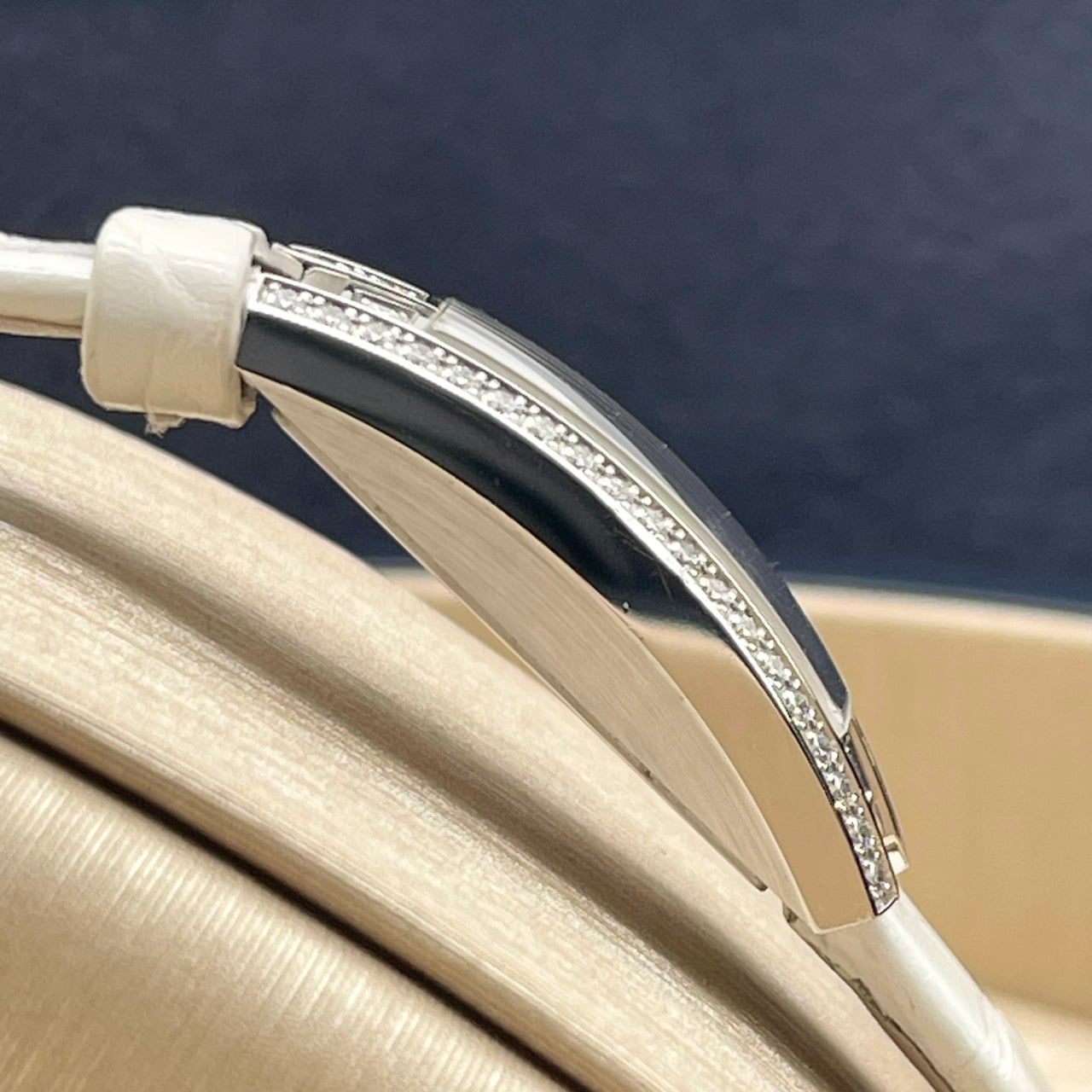 【定価4,037,000円！】 ハリーウィンストン アヴェニューC  ミニ・ スモールセコンド  ホワイト マザー・オブ・パール  AVCQSS16WW001