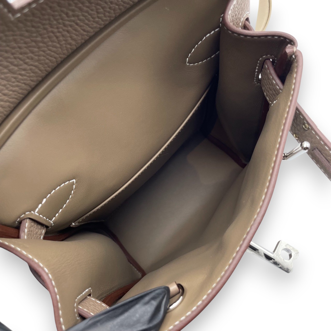 エルメス ケリーアッカド PM エトゥープ トゴ シルバー金具 K刻印