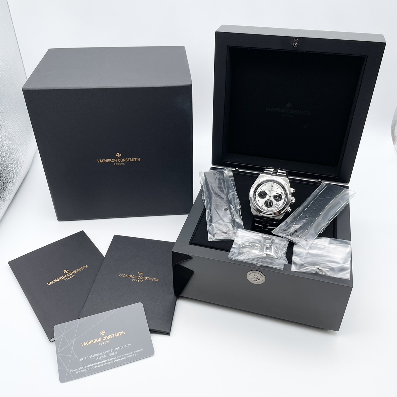 ヴァシュロンコンスタンタン オーヴァーシーズ 5500V/110A-B686 シルバー 42.5mm