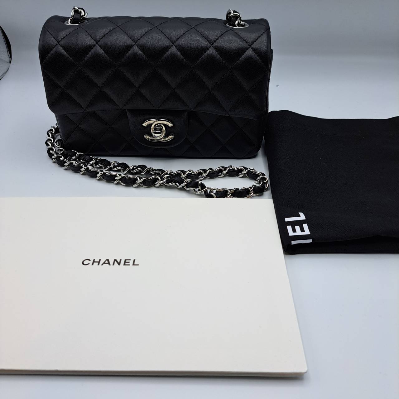 シャネル ミニフラップ ラムスキン A69900 ブラック