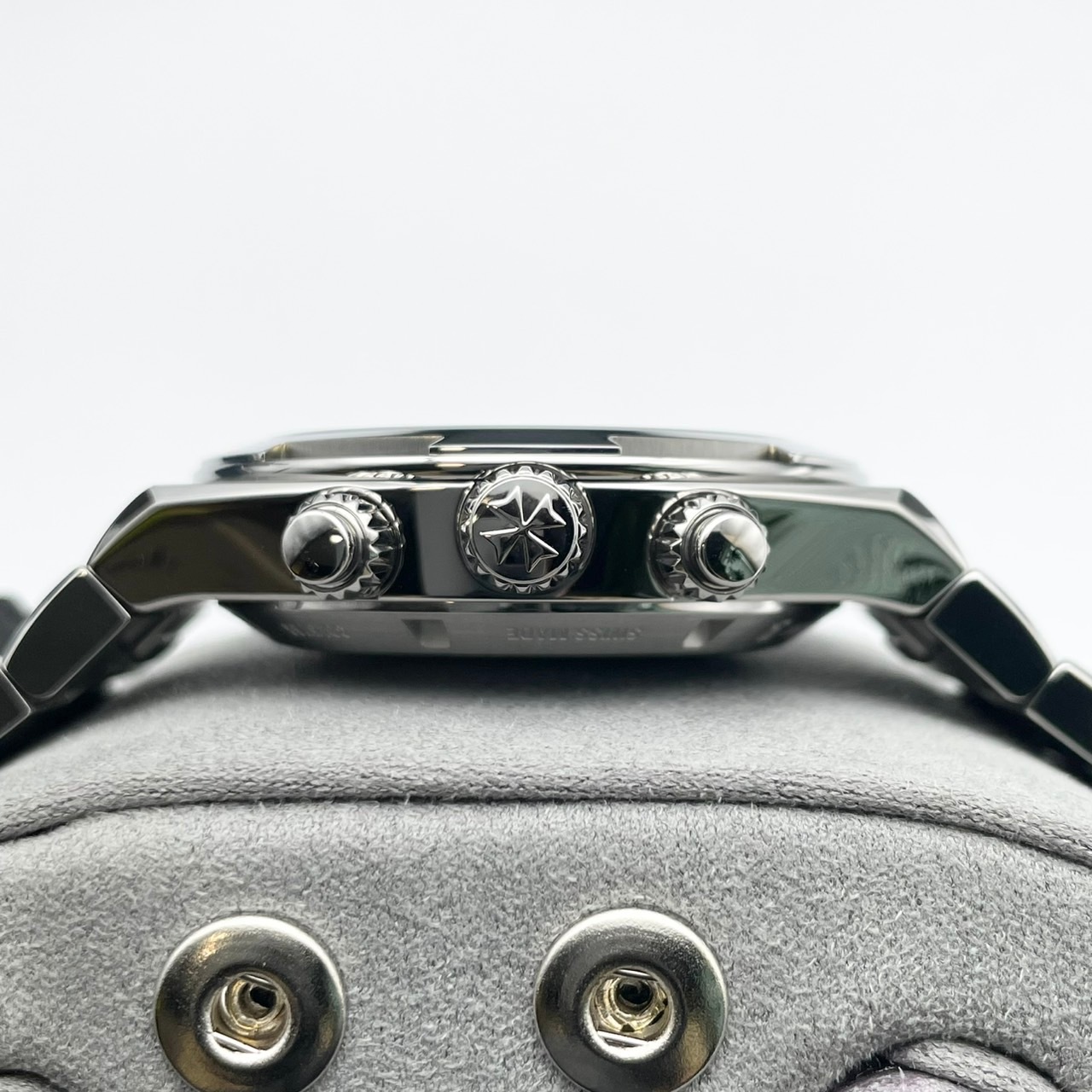 ヴァシュロンコンスタンタン オーヴァーシーズ・クロノグラフ 5520V/210A-B148 42.5mm