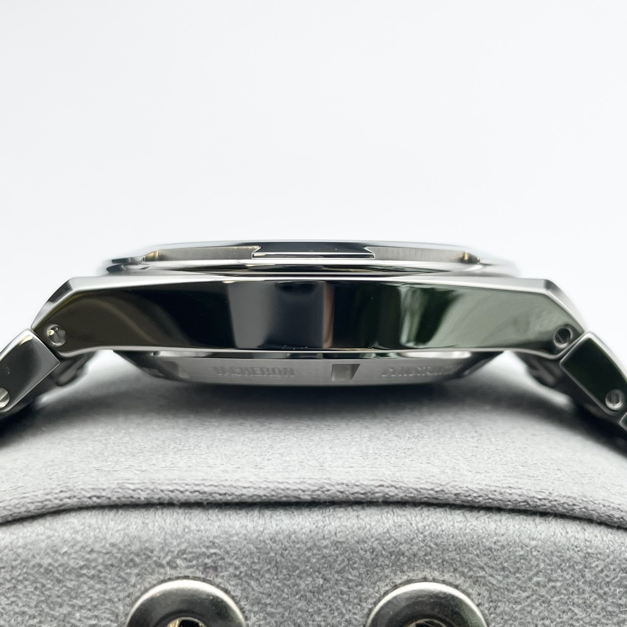 ヴァシュロンコンスタンタン オーヴァーシーズ・クロノグラフ 5520V/210A-B148 42.5mm