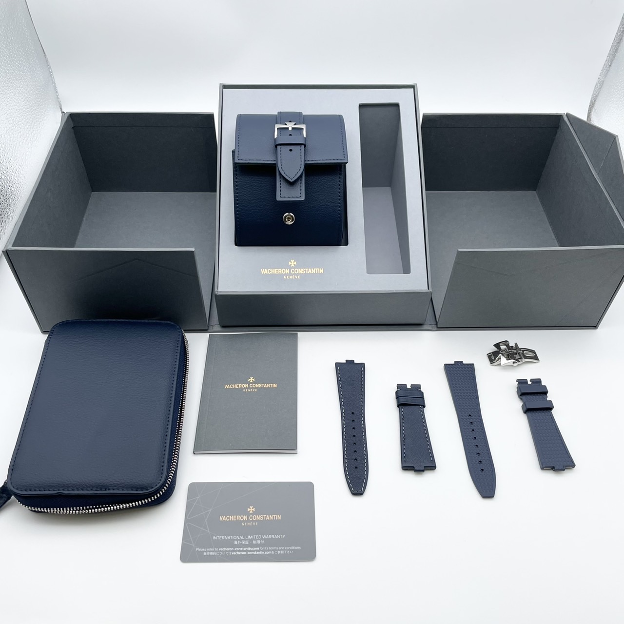 ヴァシュロンコンスタンタン オーヴァーシーズ・クロノグラフ 5520V/210A-B148 42.5mm