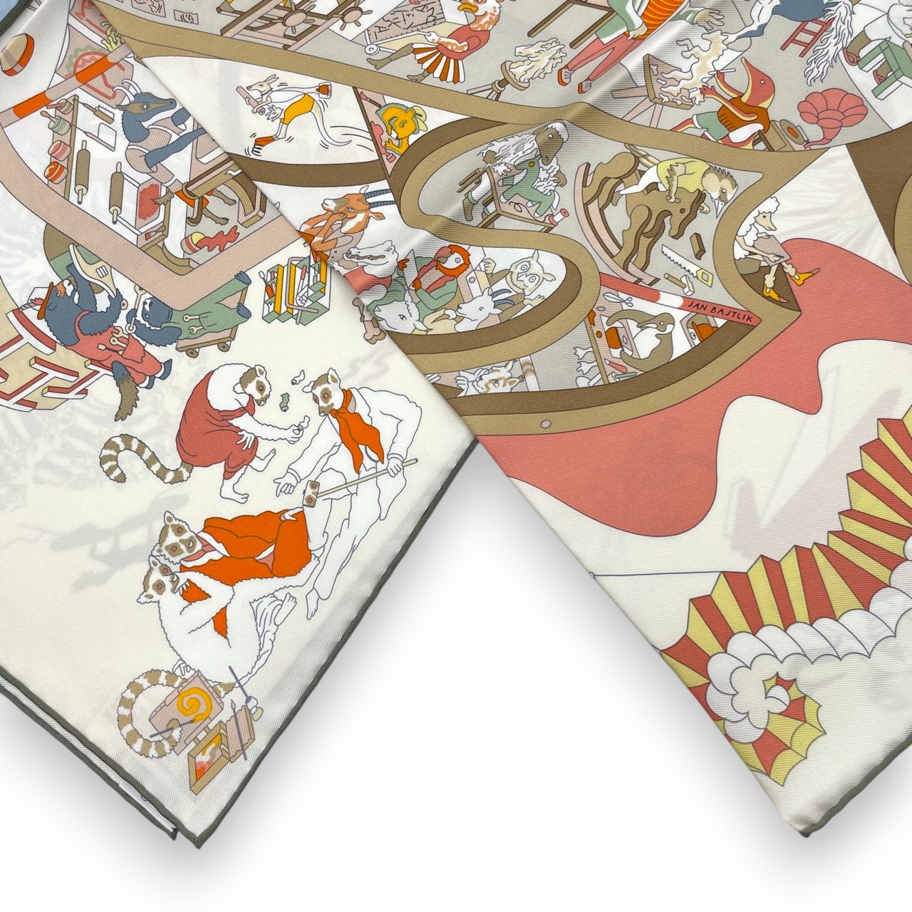 エルメス カレ 90 アカデミア・イピカ 白/ローズ・プードル/ベージュ