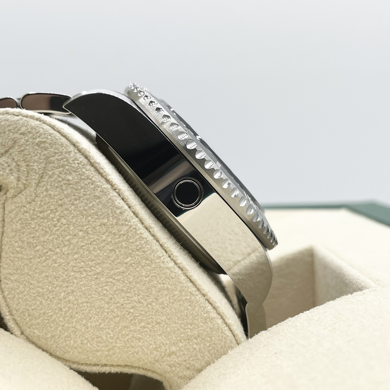 ロレックス シードゥエラー 136660 オイスターブレスレット Dブルー 44mm