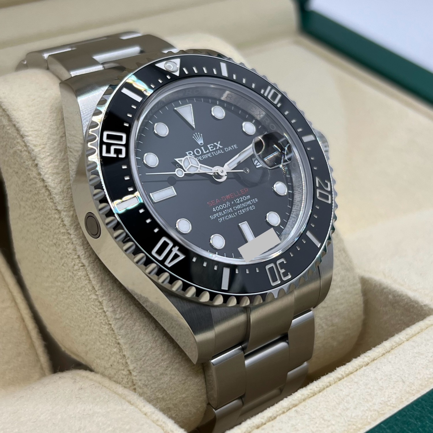 ロレックス シードゥエラー 126600 オイスターブレスレット ブラック 43mm