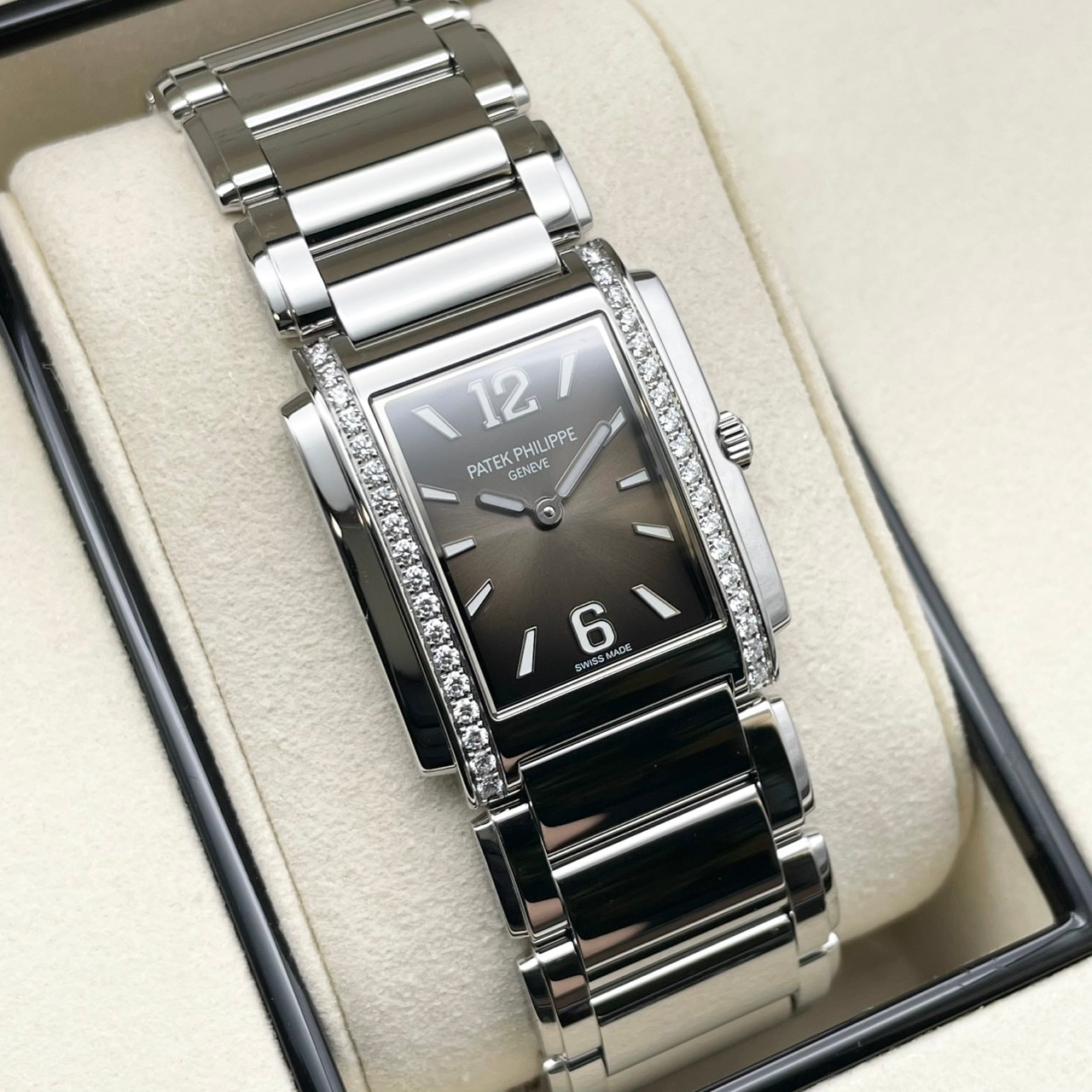 【定価：261万円！】パテックフィリップ TWENTY-4 4910/1200A-010 ブラウン 25.1x30mm