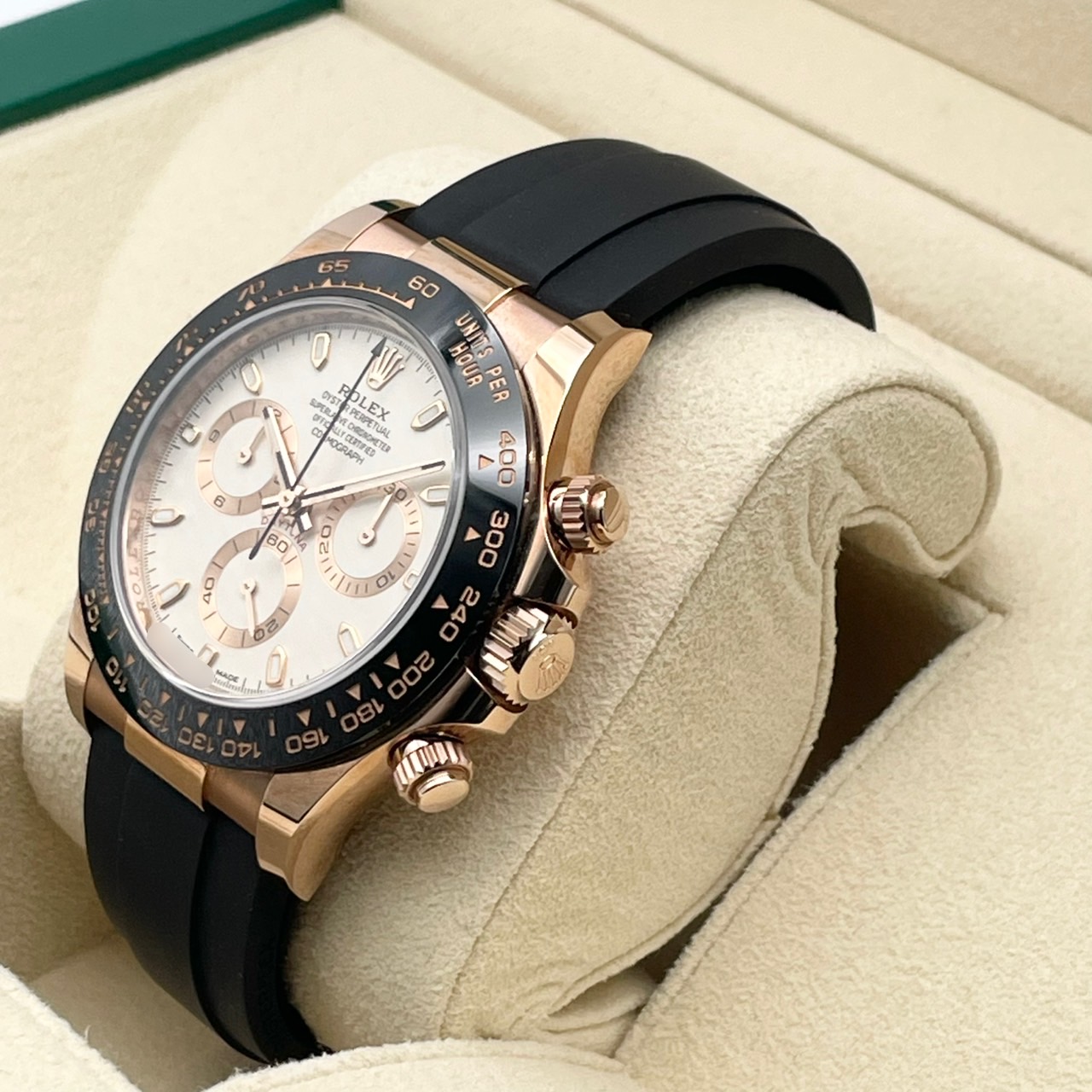 ロレックス デイトナ 116515LN  ブラックラバーベルト アイボリー 40mm