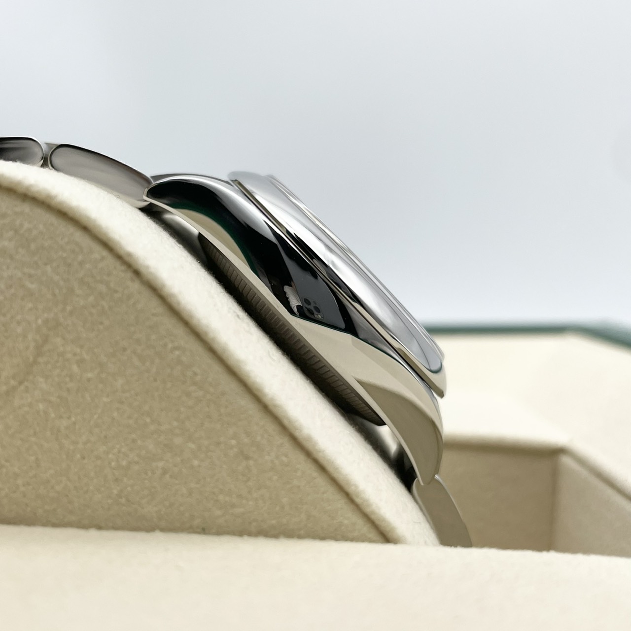 【保証書日付2025年12月】 ロレックス オイスターパーペチュアル 277200 ピスタチオグリーン ステンレスチール 31mm