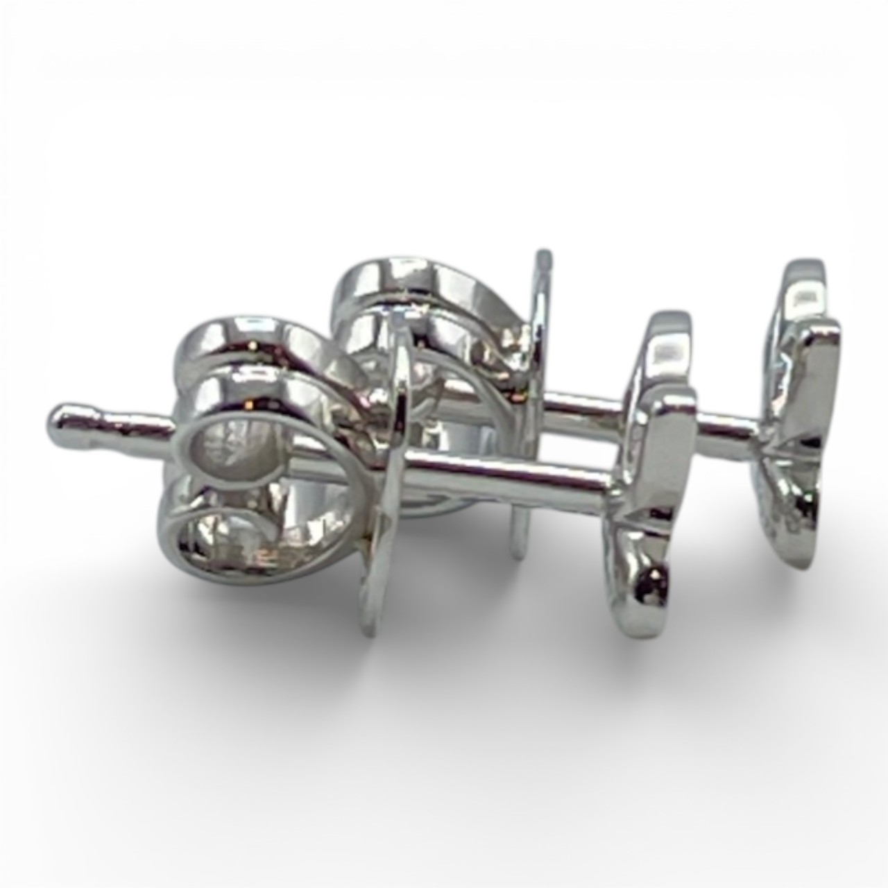 グラフ パヴェ バタフライ ダイヤモンド プティ スタッド ピアス RGE1563 シルバー ホワイトゴールド 