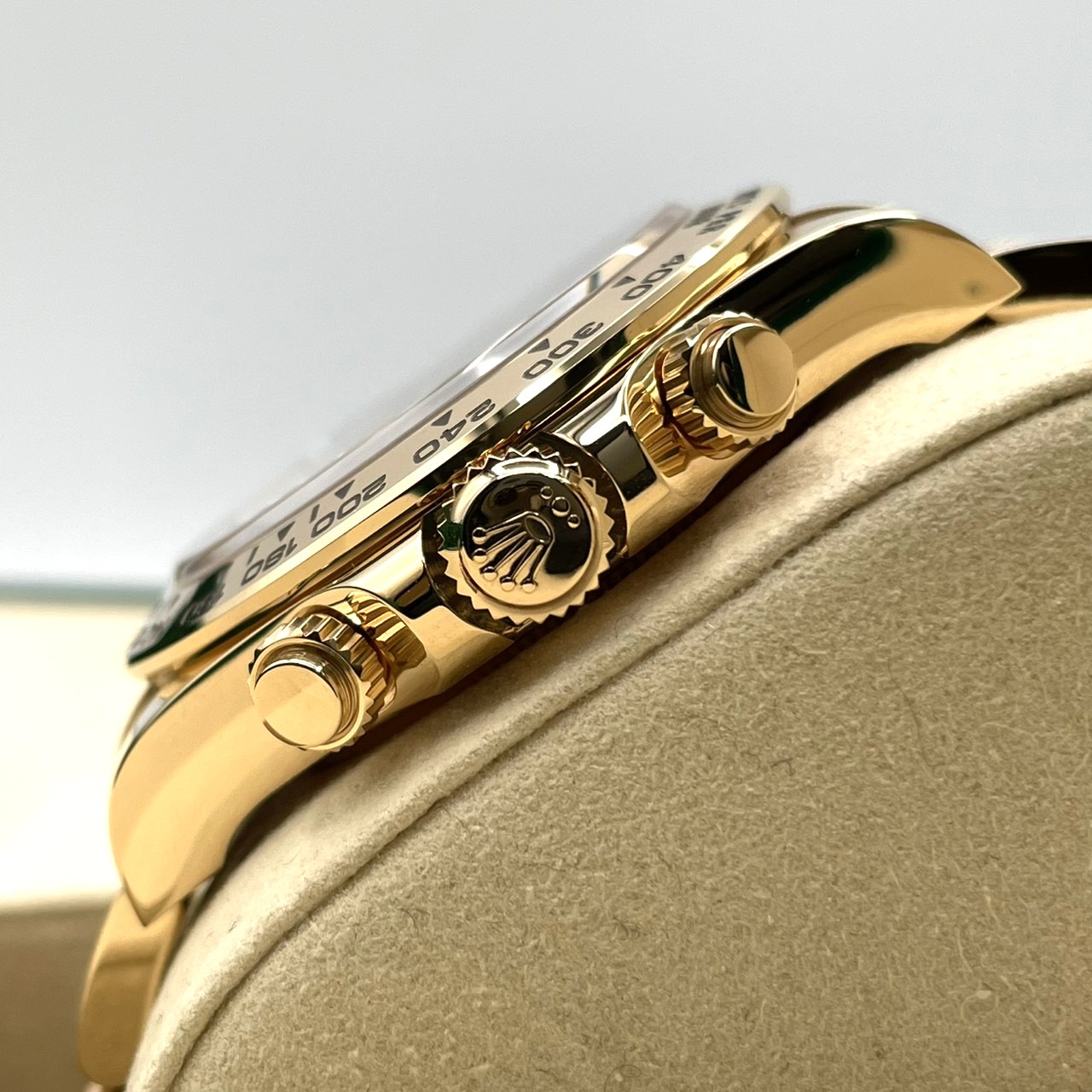 ロレックス デイトナ 126508 ブライトグリーン＆ゴールデン 40mm