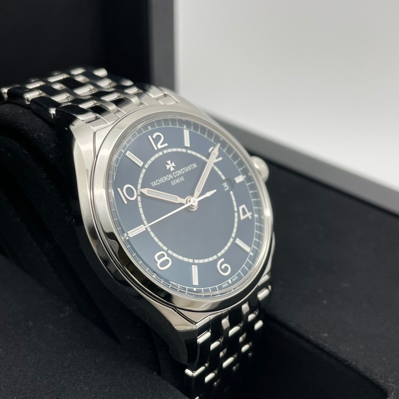 ヴァシュロンコンスタンタン フィフティーシックス ブルー ステンレススチール 4600E/110A-B487 40mm