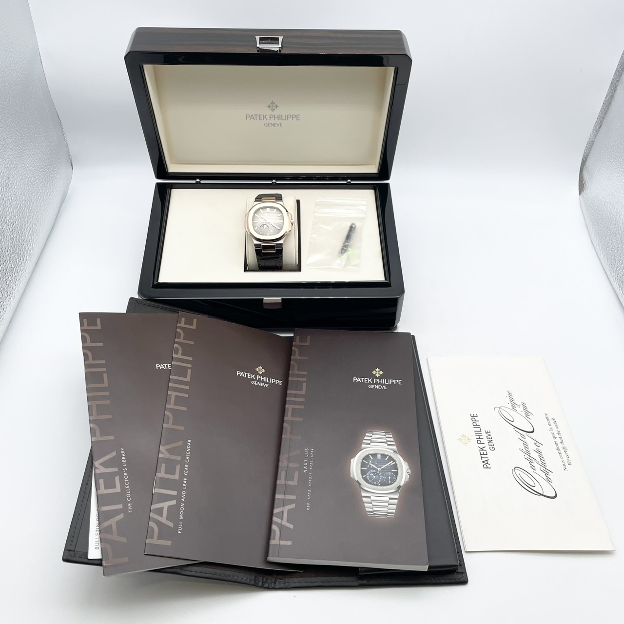 パテックフィリップ ノーチラス プチコンプリケーション 5712GR-001 グレー 43mm×38mm