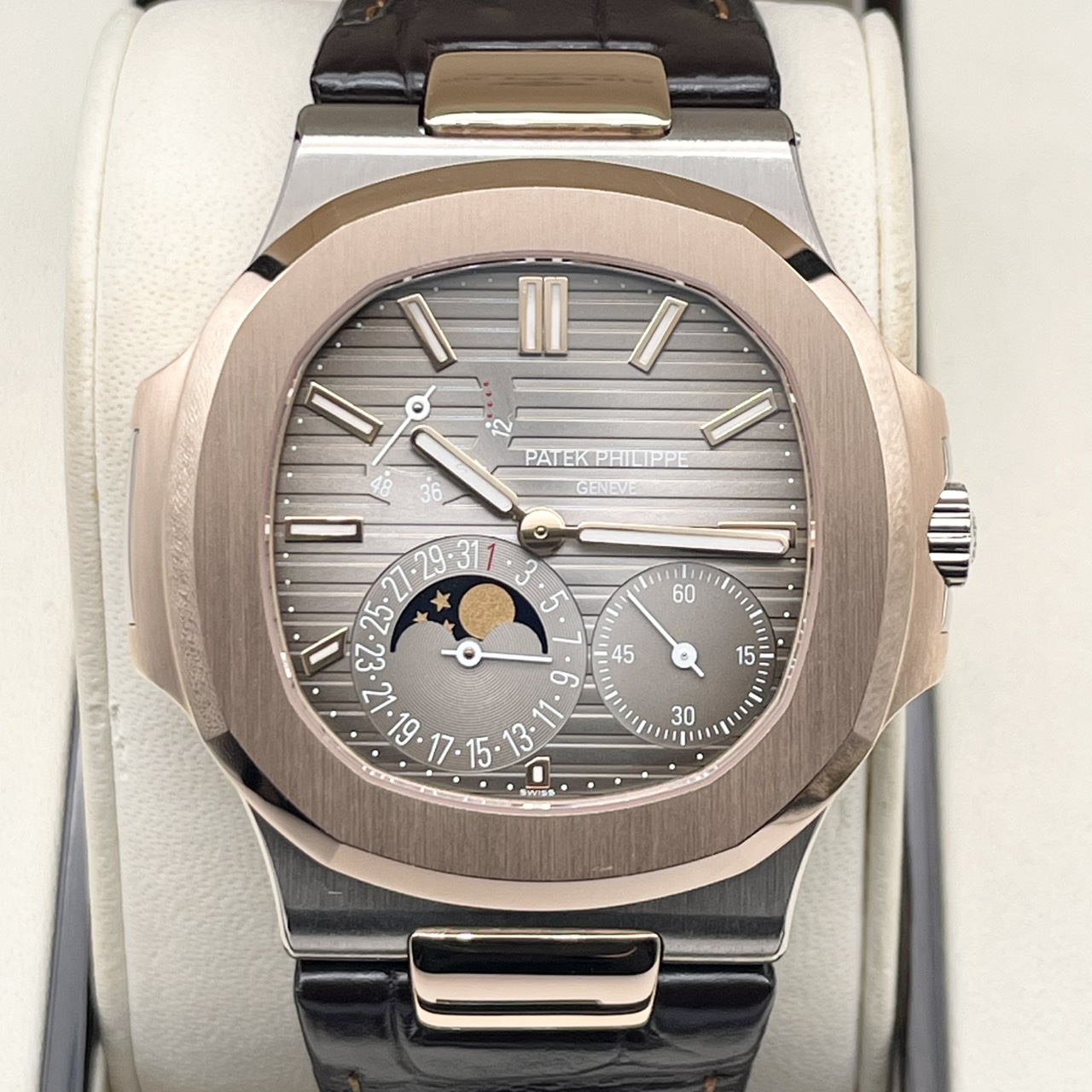 パテックフィリップ ノーチラス プチコンプリケーション 5712GR-001 グレー 43mm×38mm