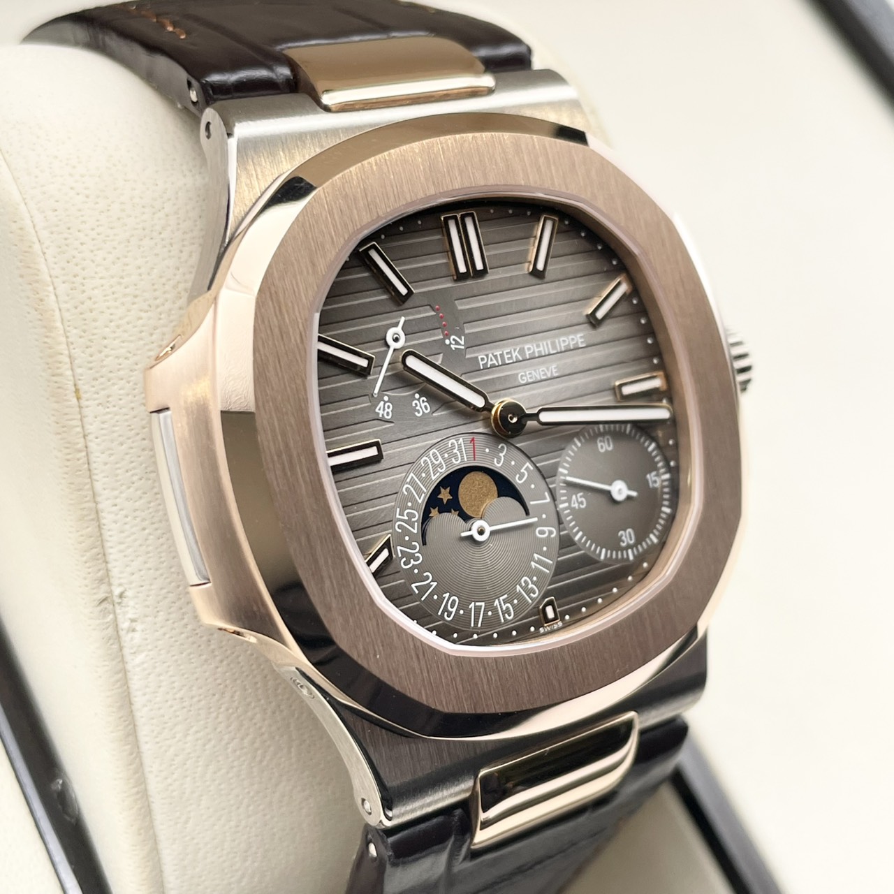 パテックフィリップ ノーチラス プチコンプリケーション 5712GR-001 グレー 43mm×38mm