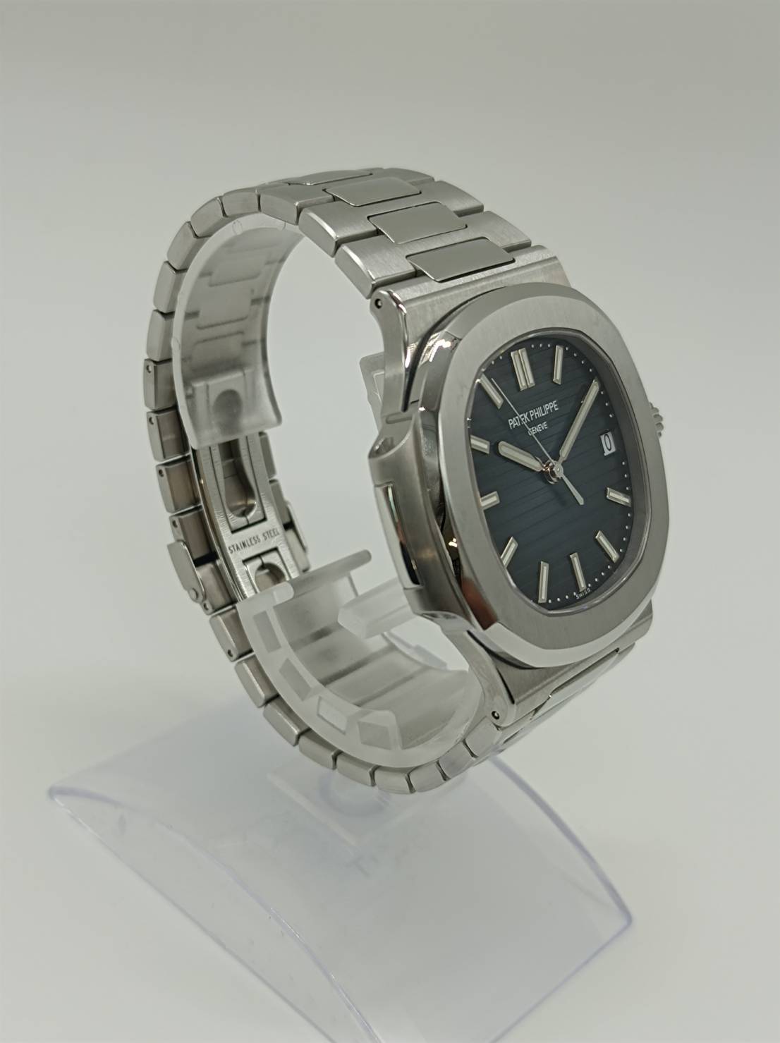 パテックフィリップ ノーチラス 5711/1A?010 ステンレススチールブラック・ブルー