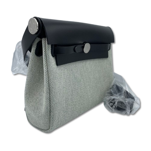 エルメス エールバッグ ジップ ミニ 20 ノワール トワルアッシュ