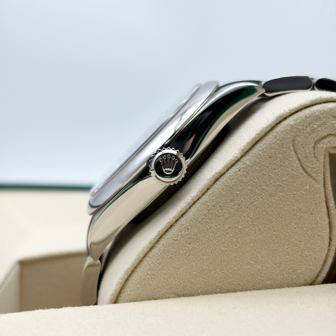 保証書日付2025年10月！】ロレックス オイスターパーペチュアル 134300