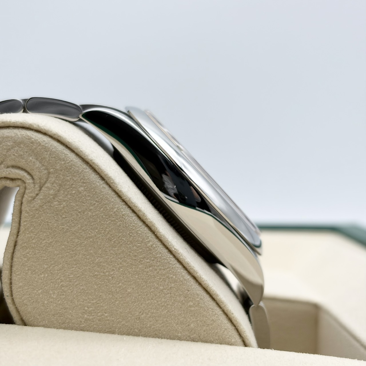 保証書日付2025年10月！】ロレックス オイスターパーペチュアル 134300