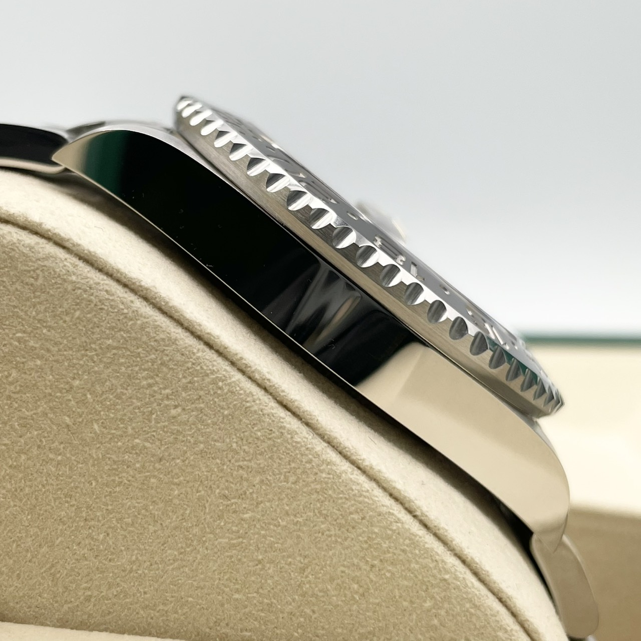 ロレックス GMTマスターII 126710GRNR ブラック オイスターブレス 40mm