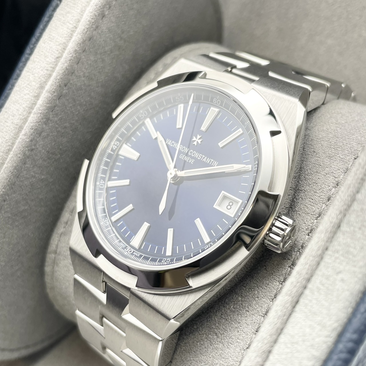 ヴァシュロンコンスタンタン オーヴァーシーズ 4520V/210A-B128 ステンレススチール ブルー 41mm