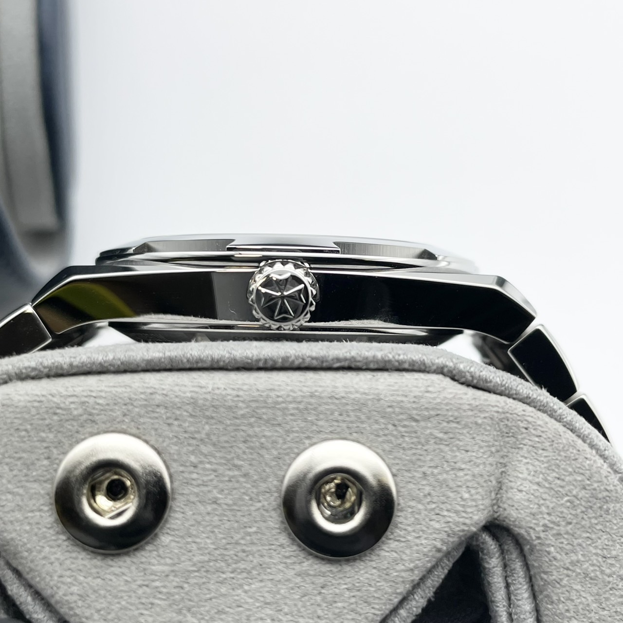 ヴァシュロンコンスタンタン オーヴァーシーズ 4520V/210A-B128 ステンレススチール ブルー 41mm