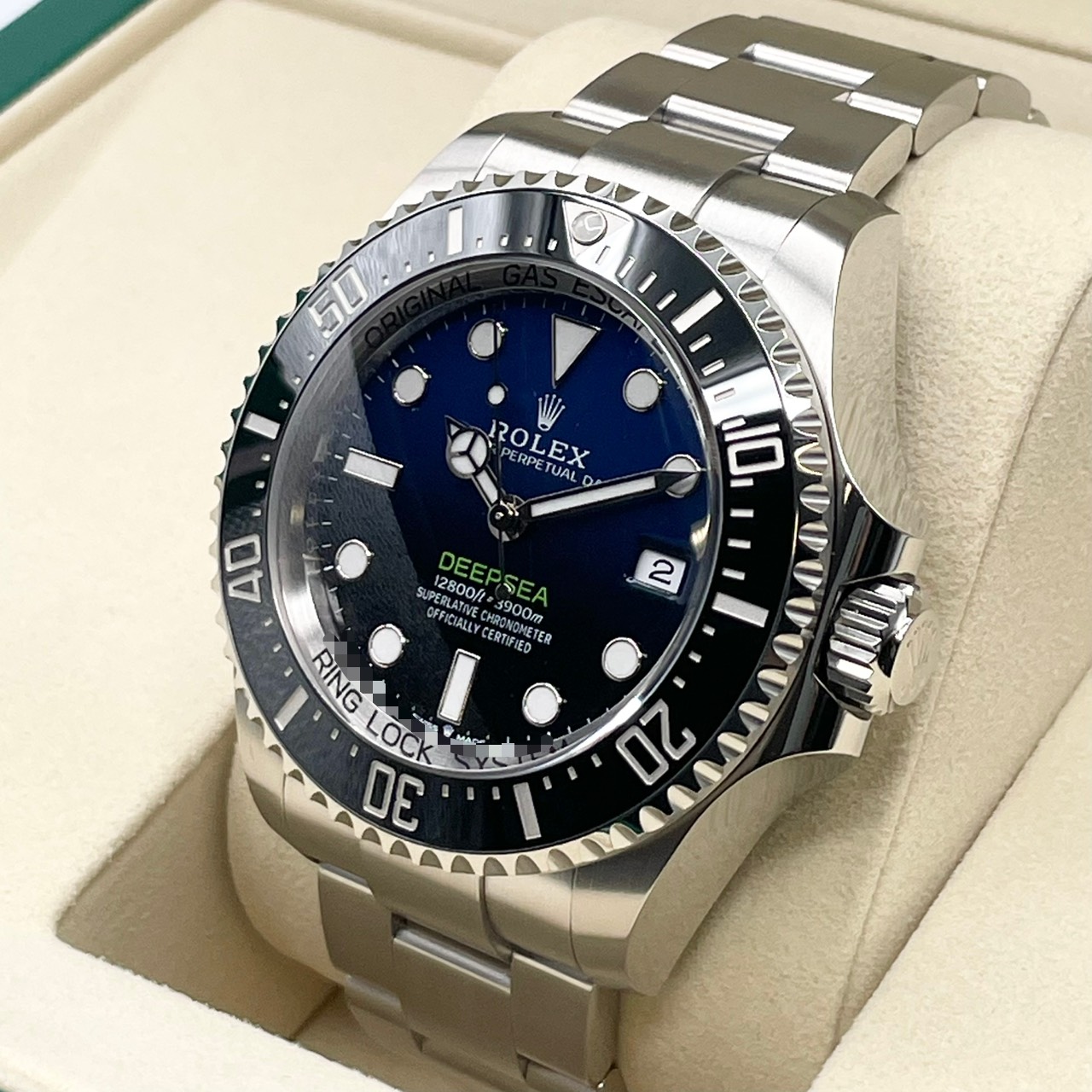 ロレックス ディープシー 136660 ステンレススチール Dブルー 44mm
