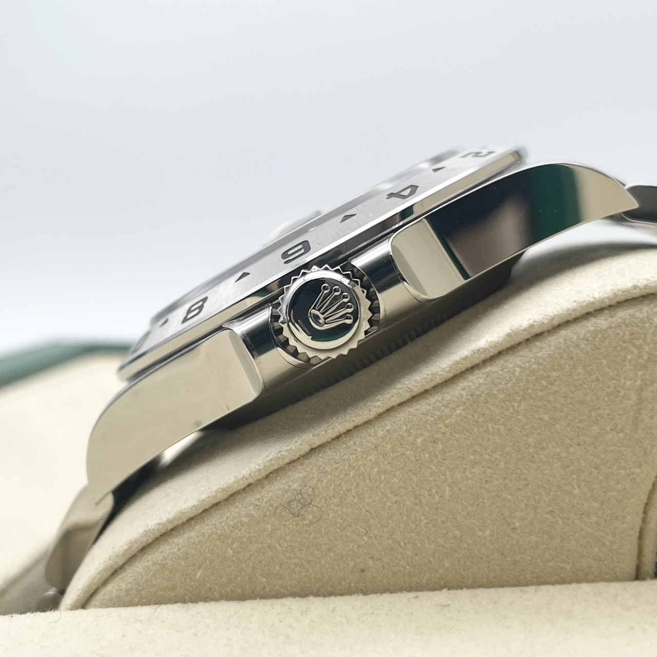 ロレックス エクスプローラーII 226570 ブラック オイスターブレスレット 42mm