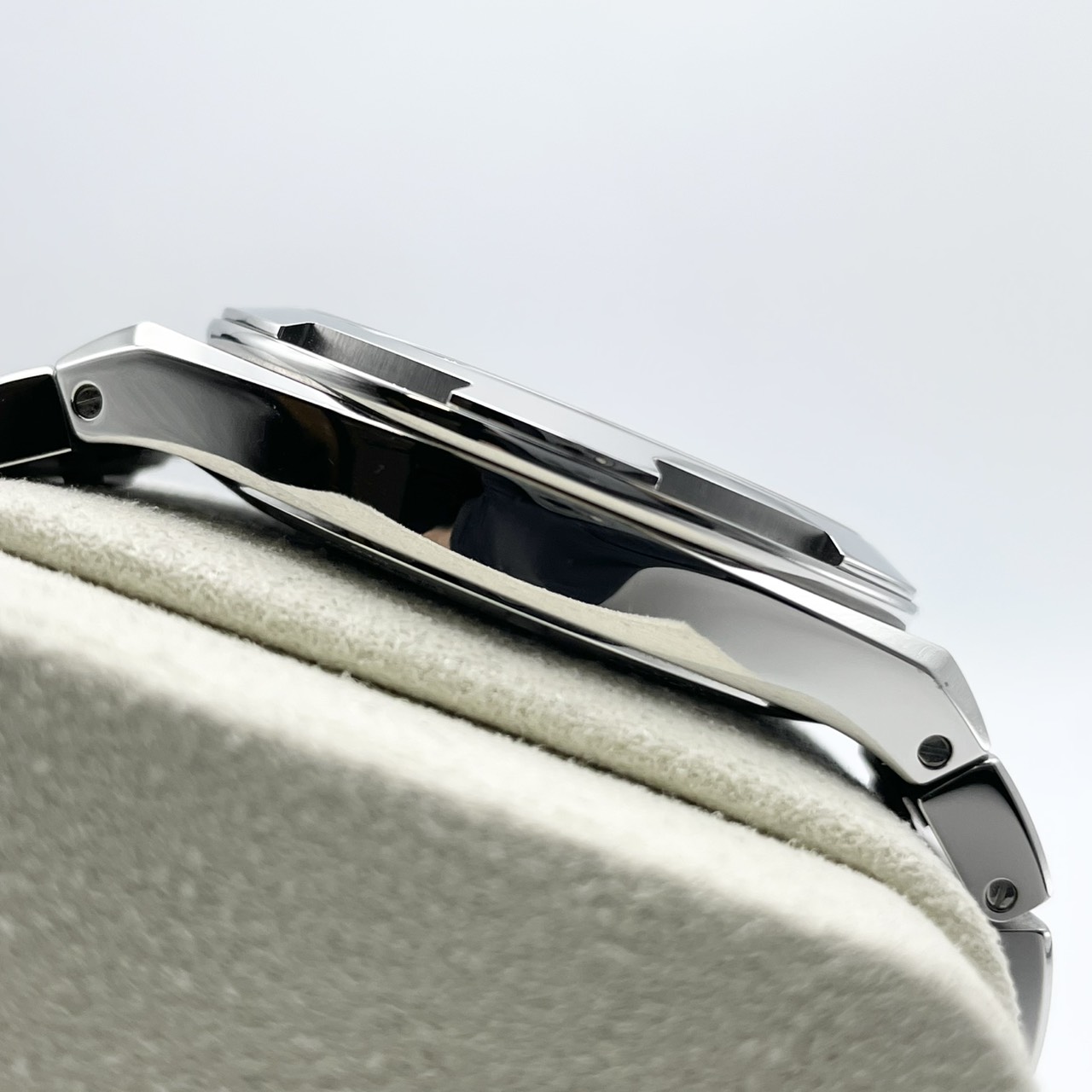 ヴァシュロンコンスタンタン オーヴァーシーズ 4000V/210A-B911 ブルー ムーンフェイズ レトログラード デイト 41mm