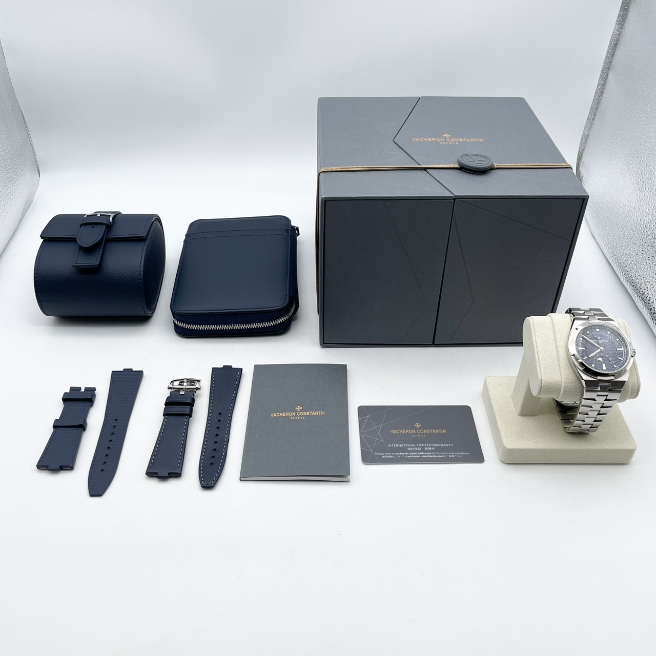 ヴァシュロンコンスタンタン オーヴァーシーズ 4000V/210A-B911 ブルー ムーンフェイズ レトログラード デイト 41mm