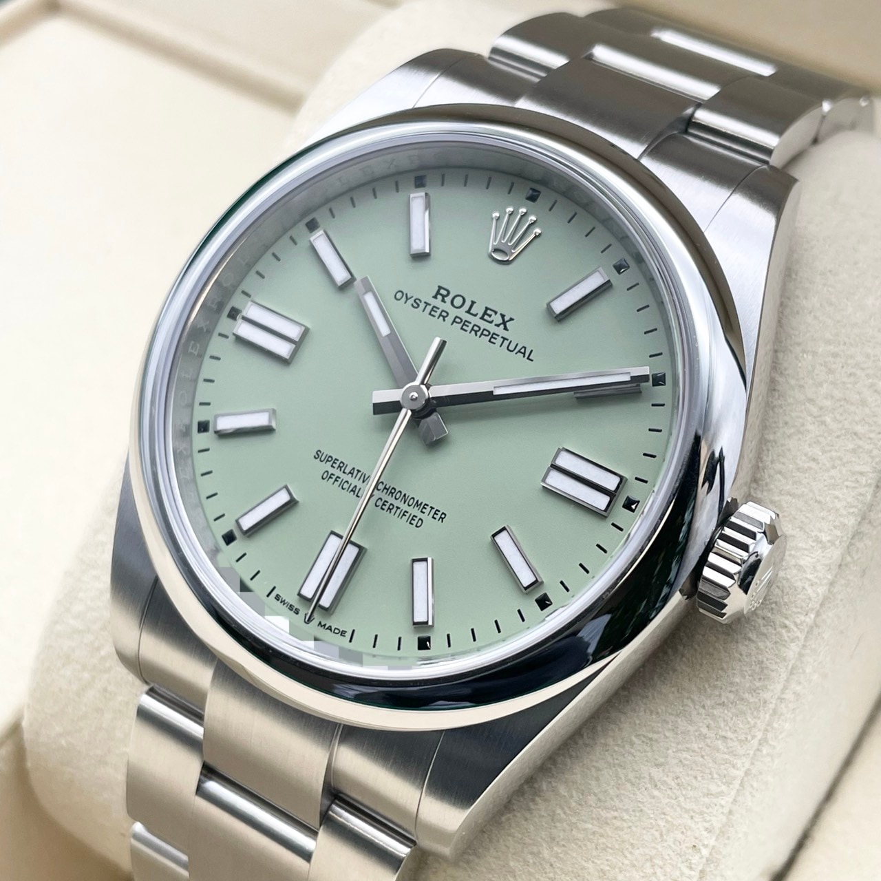 ロレックス オイスターパーペチュアル 134300 ピスタチオグリーン 41mm