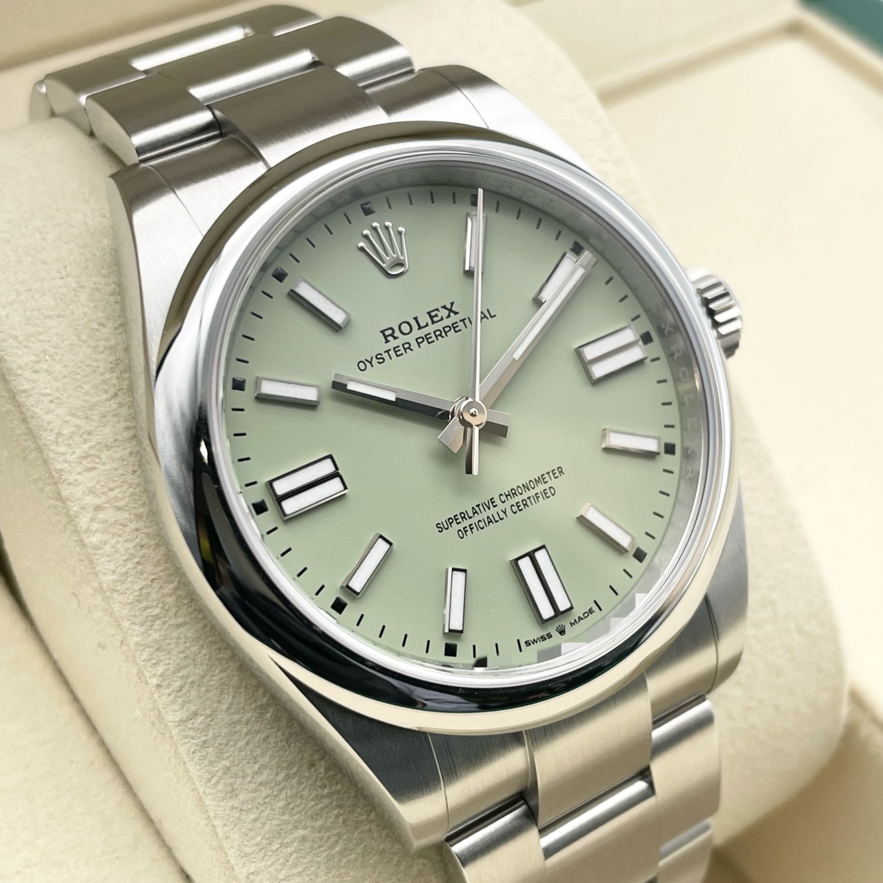 ロレックス オイスターパーペチュアル 134300 ピスタチオグリーン 41mm