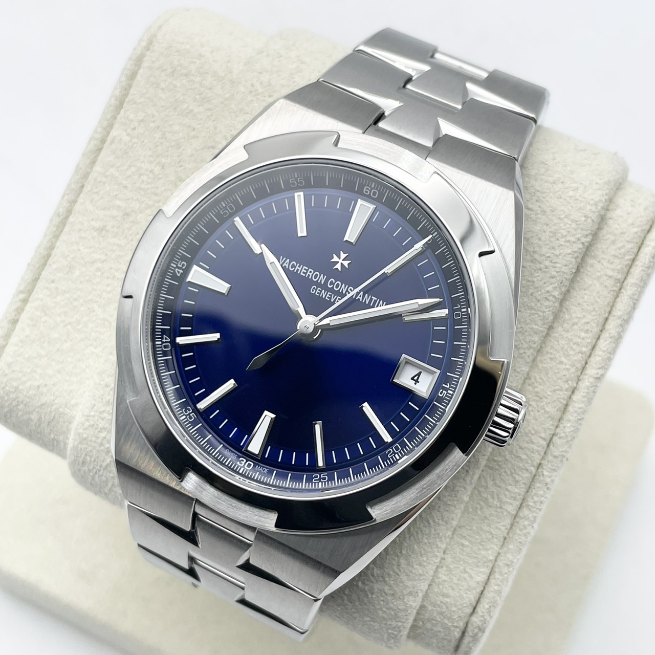 ヴァシュロンコンスタンタン オーヴァーシーズ 4520V/210A-B128 ブルー 41mm