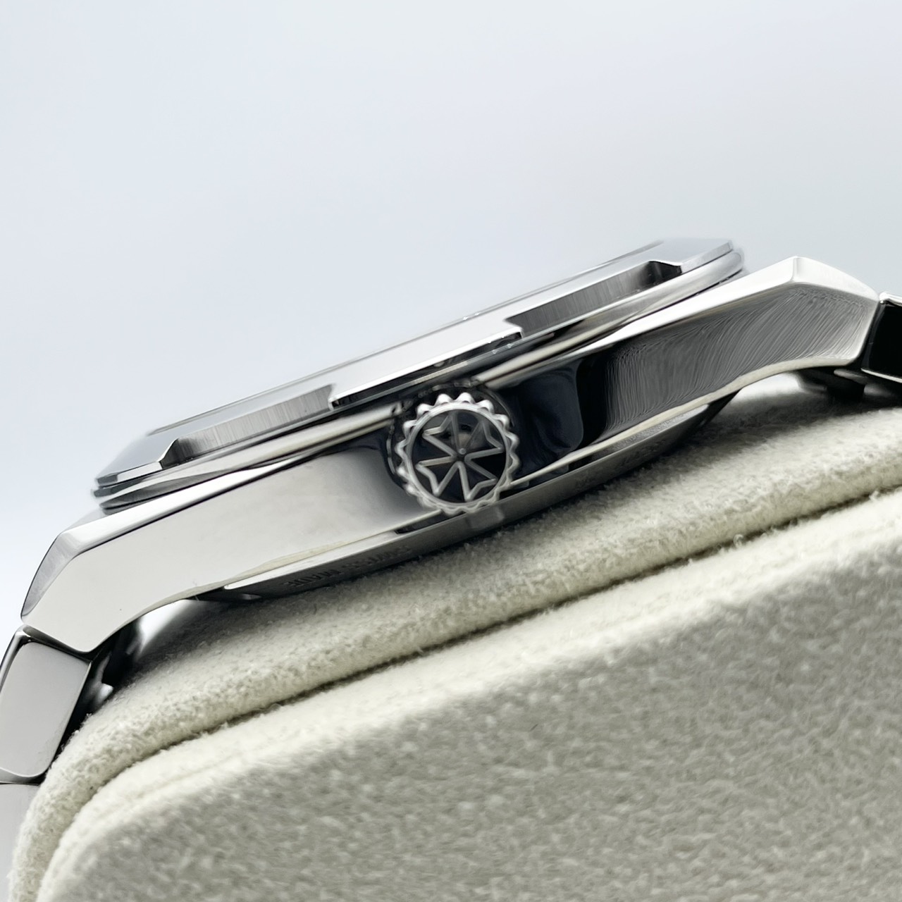 ヴァシュロンコンスタンタン オーヴァーシーズ 4520V/210A-B128 ブルー 41mm