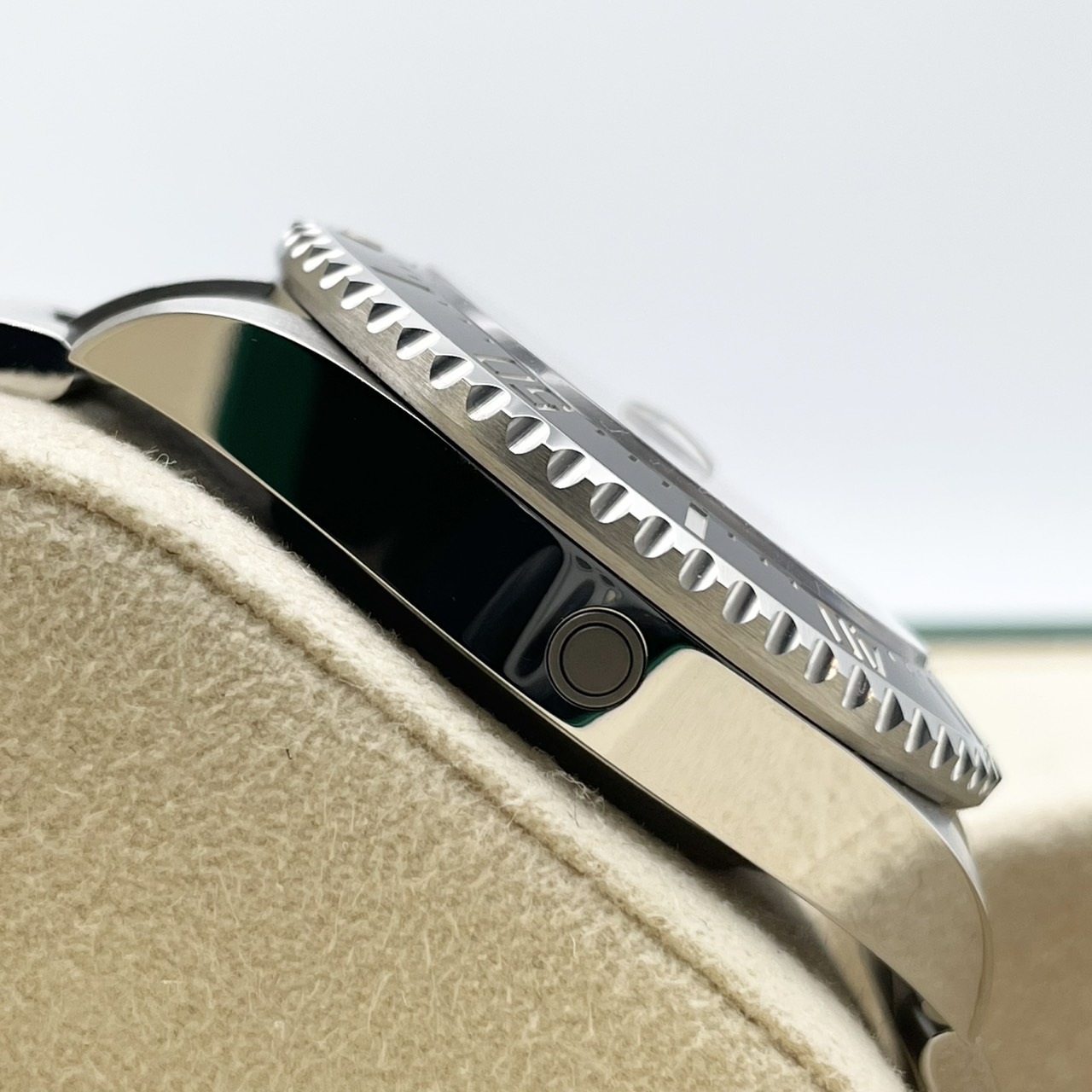 【美品！】ロレックス シードゥエラー 126600 ブラック オイスターブレスレット 43mm