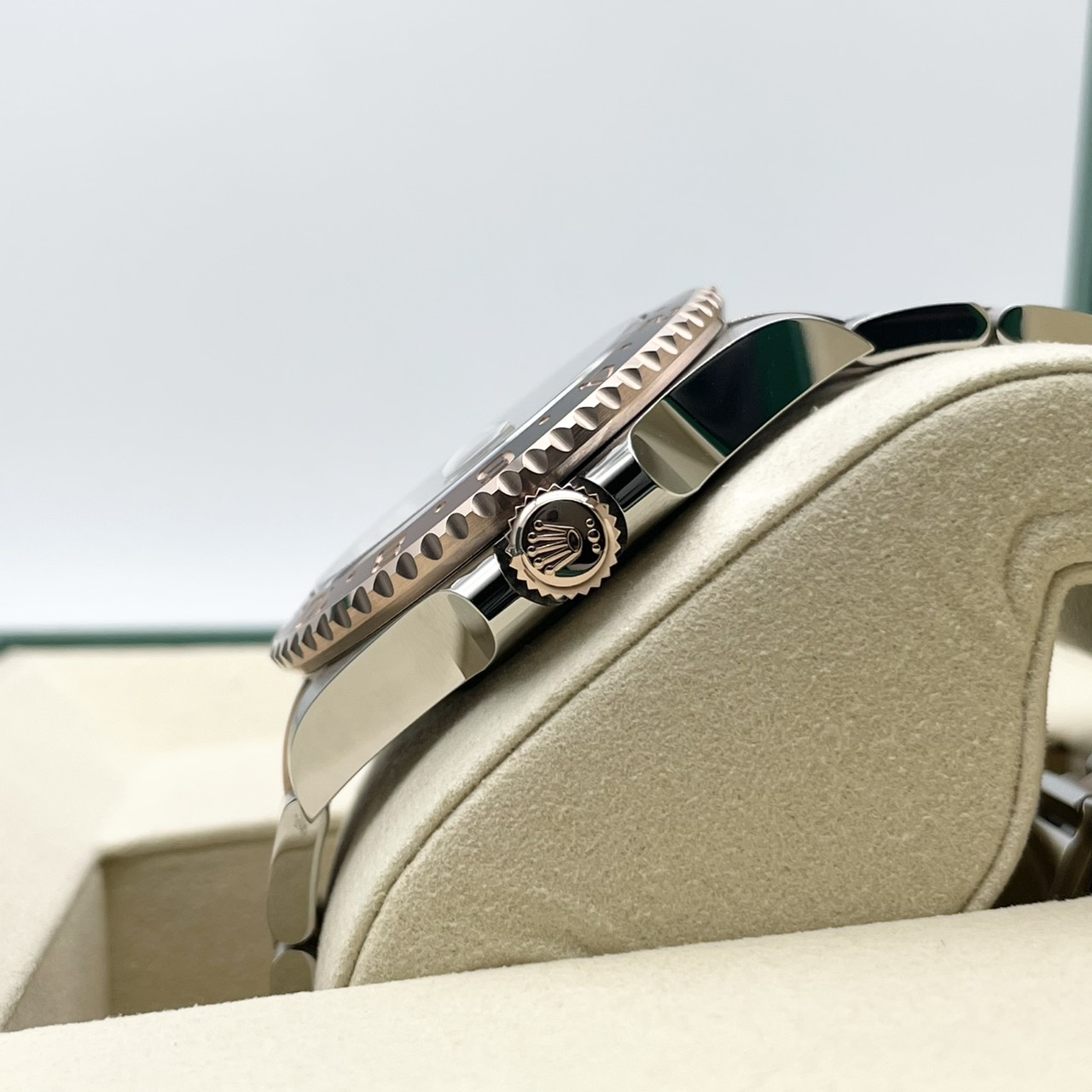 【保証書日付2026年2月！】 ロレックス GMTマスターII 126711CHNR ブラック 40mm