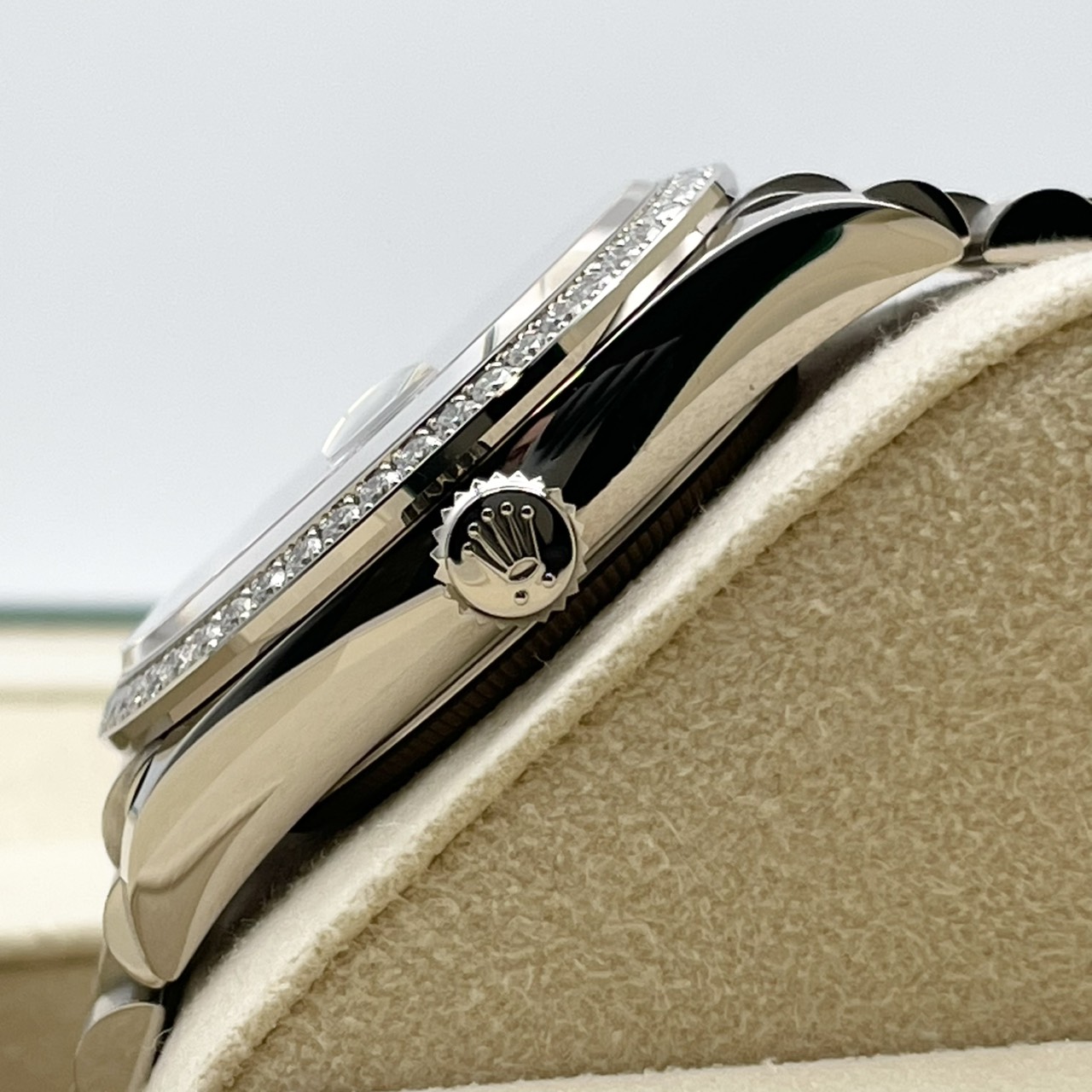 ロレックス デイデイト 128349RBR ブライトブルー インデックスダイヤ ダイヤベゼル 36mm