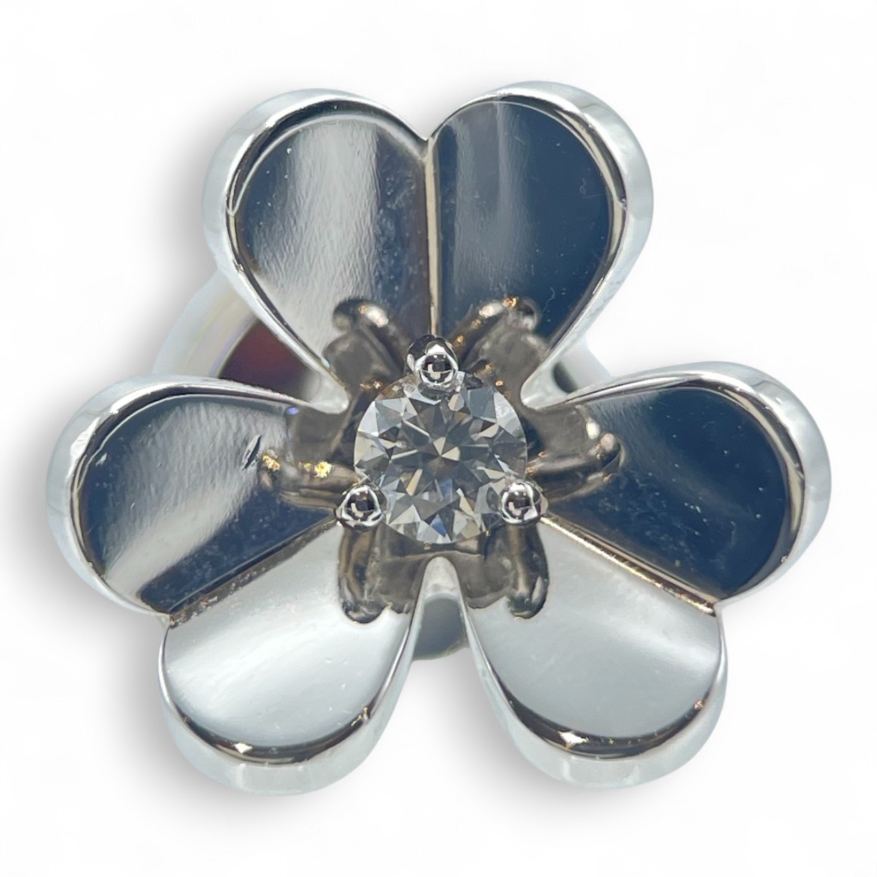 ヴァンクリーフ＆アーペル フリヴォル ピアス ミニモデル VCARP0J600 ダイヤモンド ホワイトゴールド