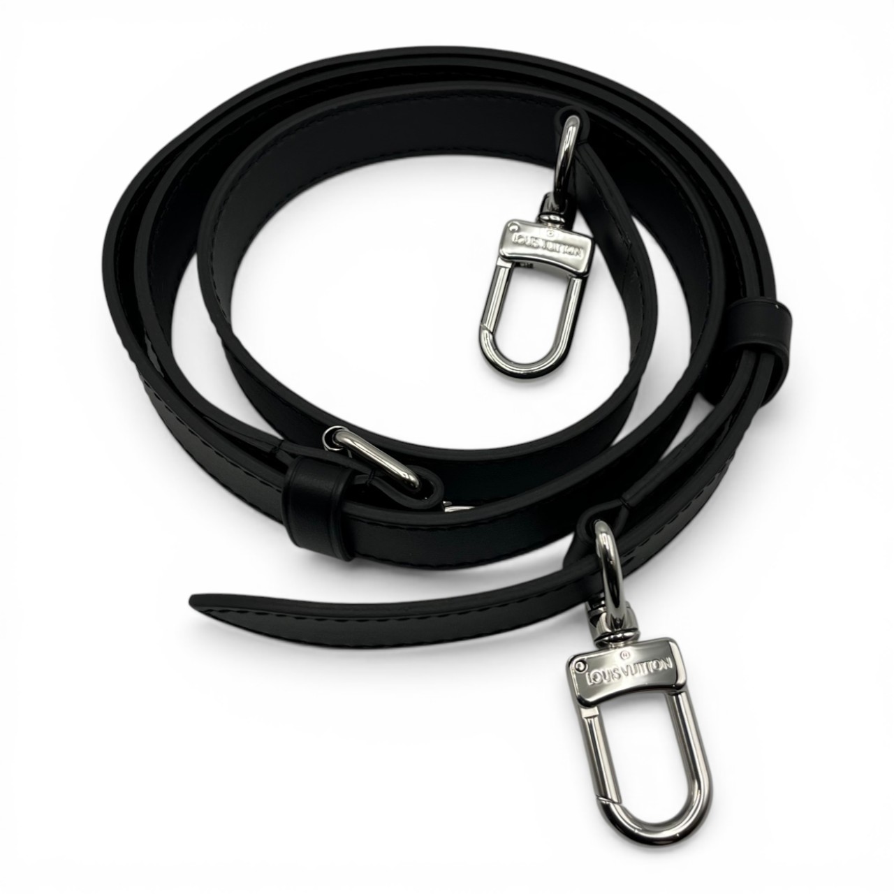 ルイヴィトン ポルト ドキュマン ヴォヤージュ 36.5 ブラック ダミエ・グラフィト シルバー金具