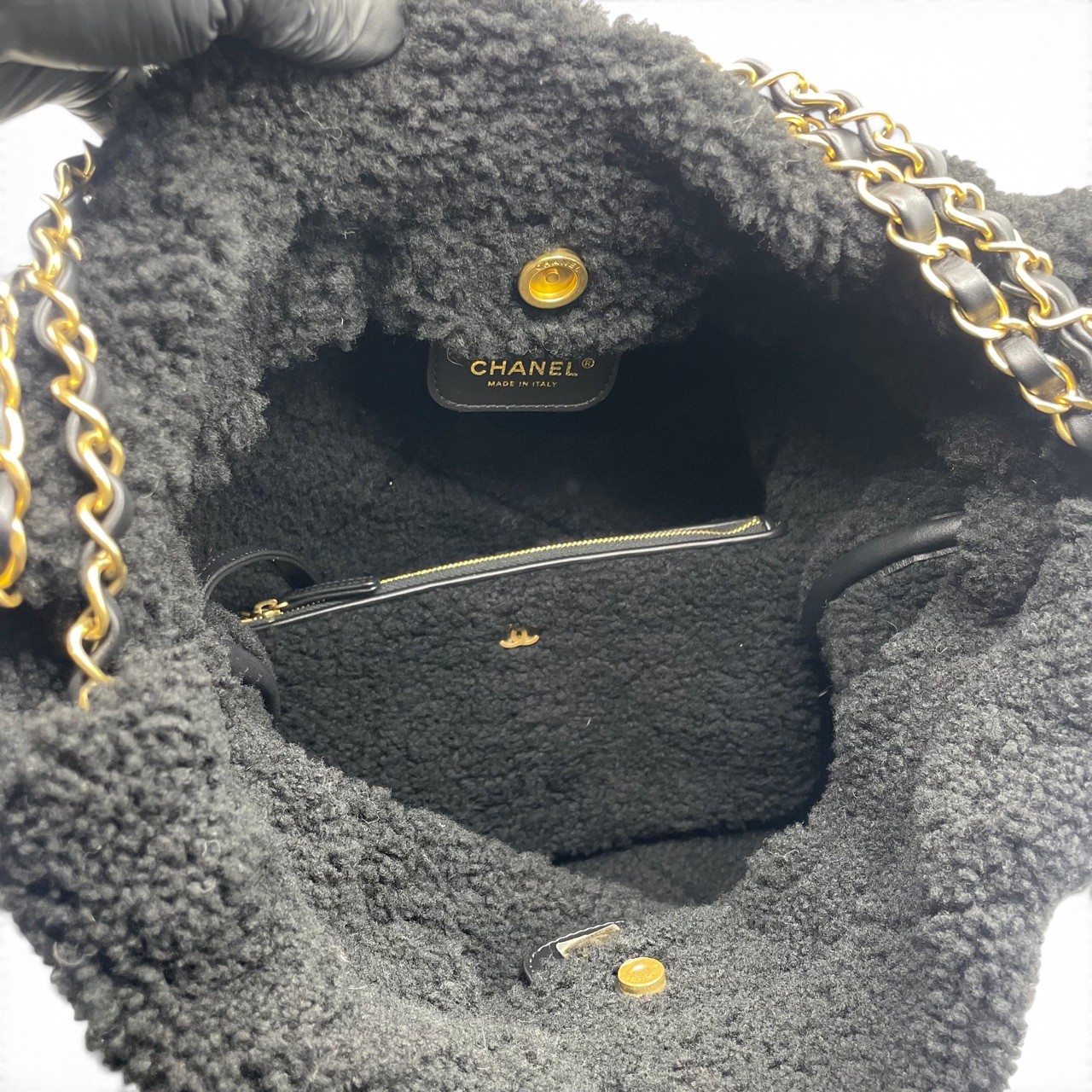 シャネル CHANEL22 スモール ブラック ラムスキン ゴールド金具