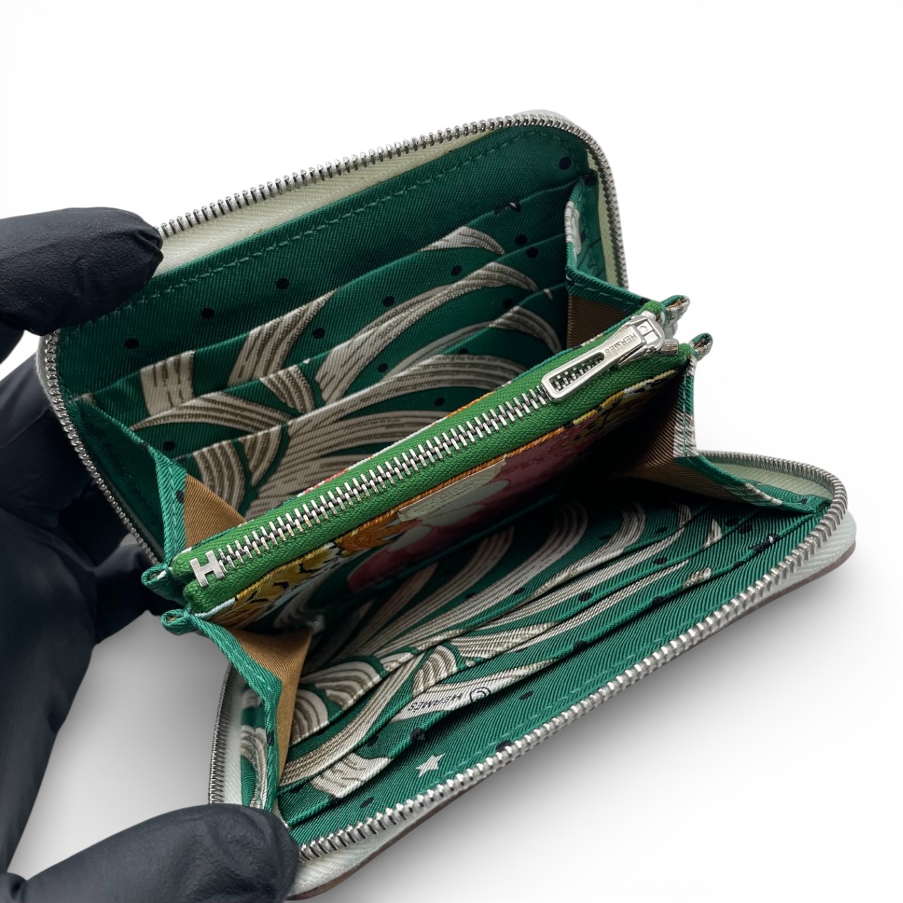 エルメス　シルクイン　コンパクト　金具新品 エルメス シルクインコンパクト クレ エプソン シルバー金具 Z刻印