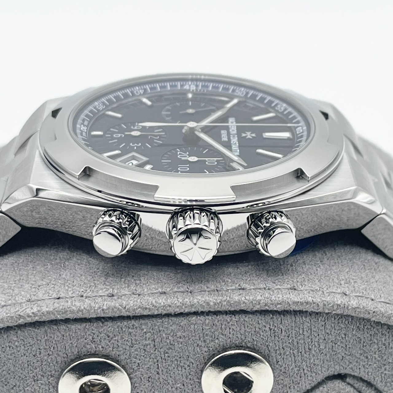 【保証書日付2026年3月】ヴァシュロンコンスタンタン オーヴァーシーズ・クロノグラフ 5520V/210A-B148 42.5mm