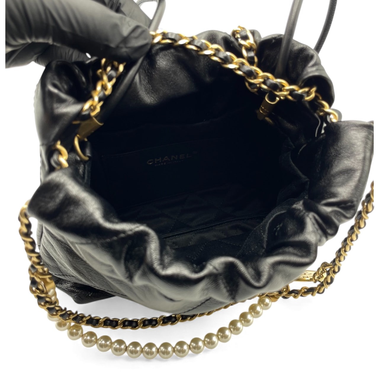 シャネル CHANEL22 W17.5 ブラック シャイニーカーフスキン ゴールド金具